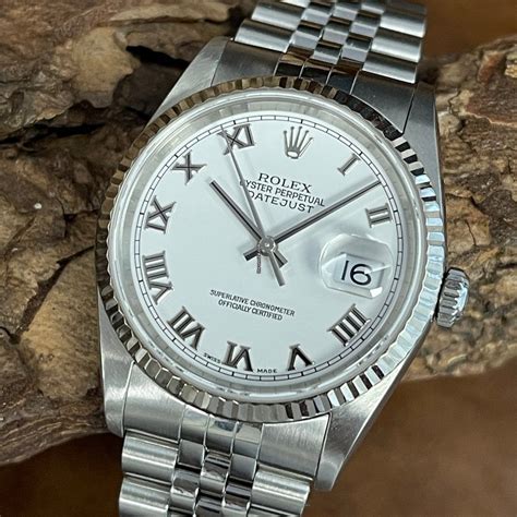 Vendesi Rolex Datejust 16234 per 6.171 